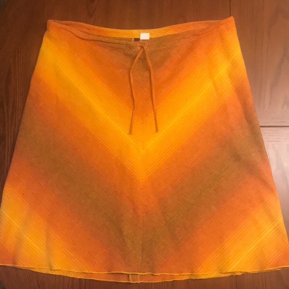H&M Dresses & Skirts - “Vintage” H&M A line linen skirt. Size 6 H&M Dresses & Skirts - “Vintage” H&M A line linen skirt. Size 6